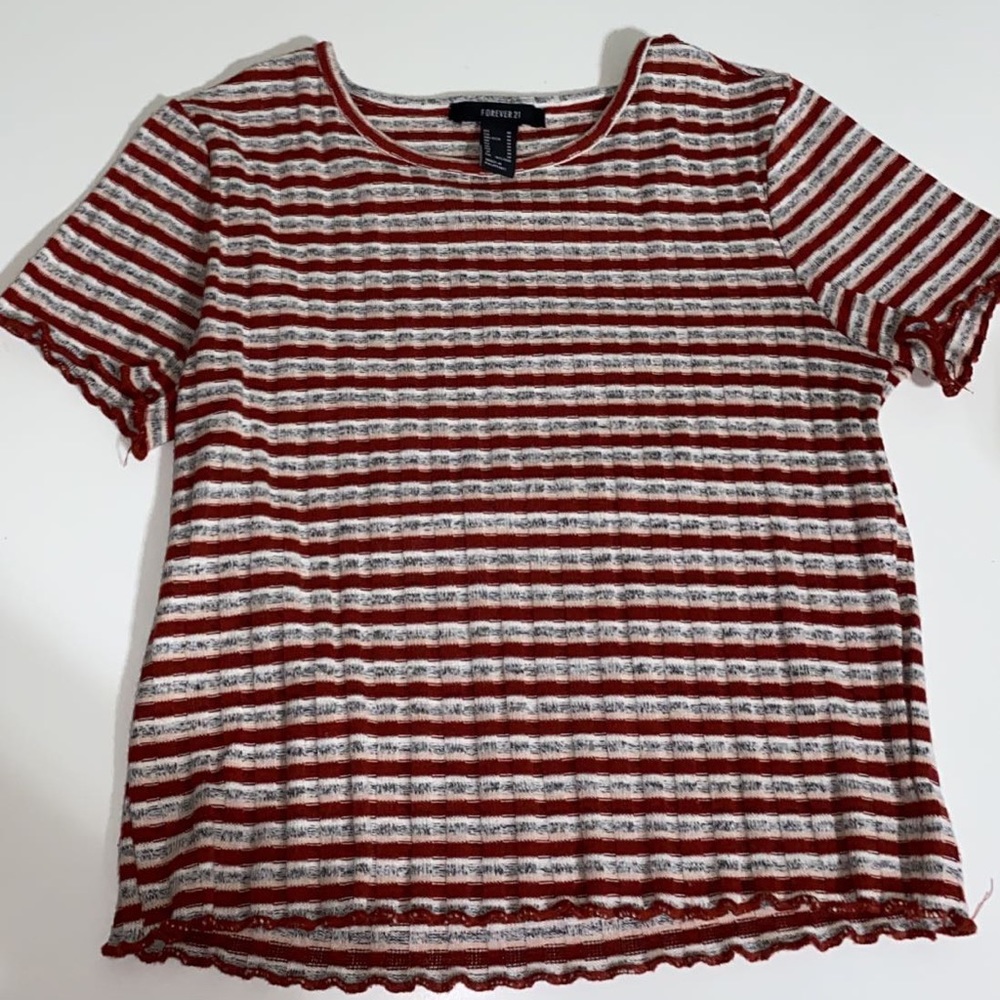 Fitted striped shirt